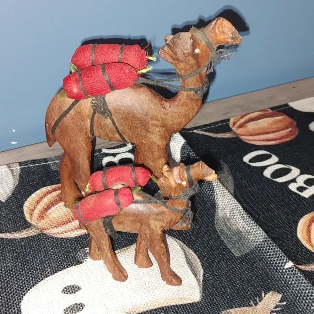 Camel's hand carved wooden vintage figurine set